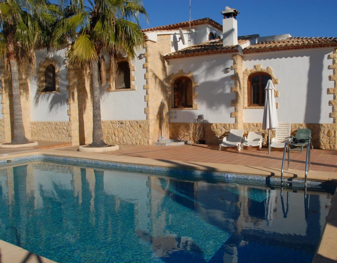 208 - Villa for 10 people 200 meters from the beach of Fustera