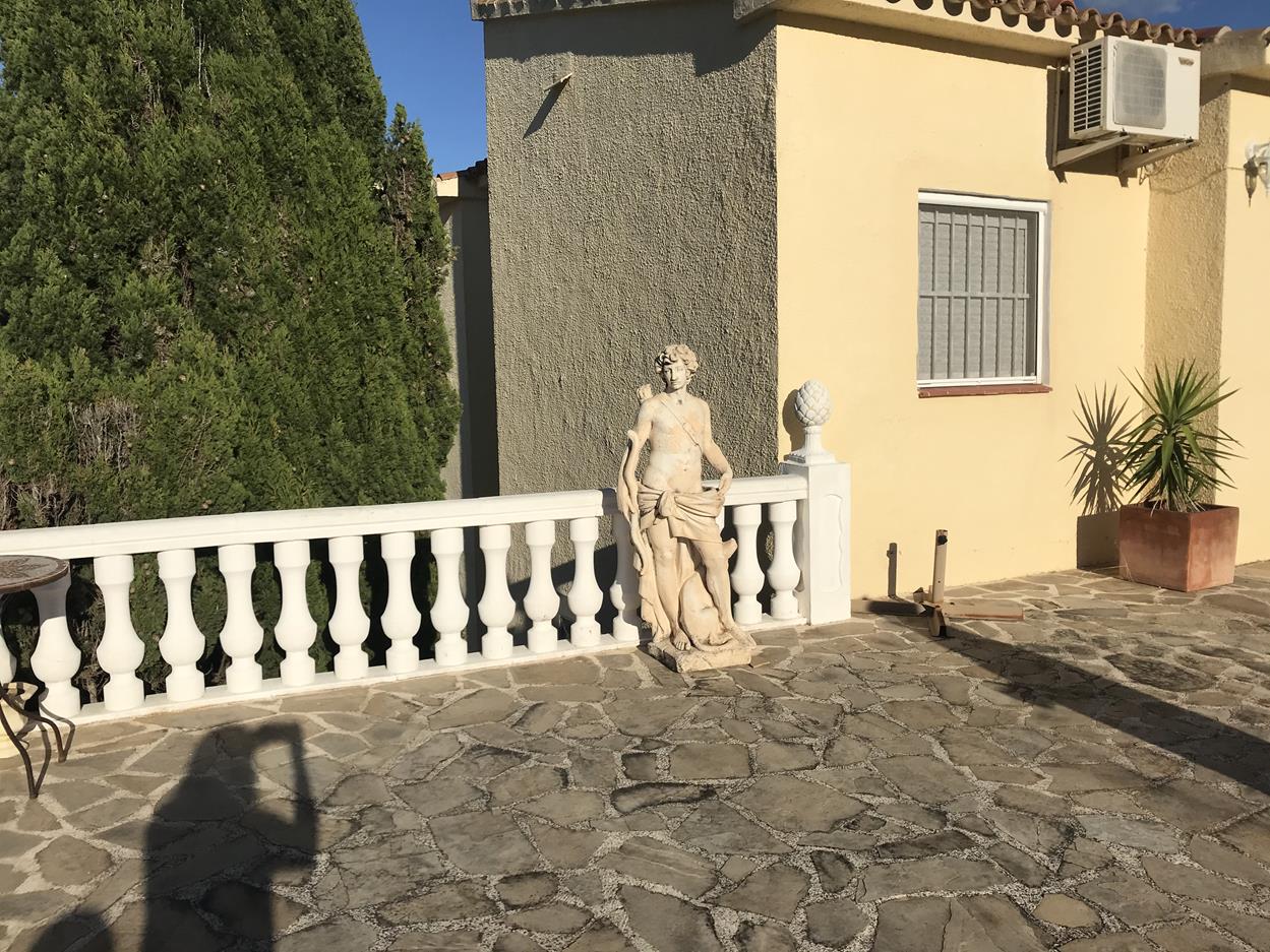 Villa tradicional independiente en la Cumbre del Sol